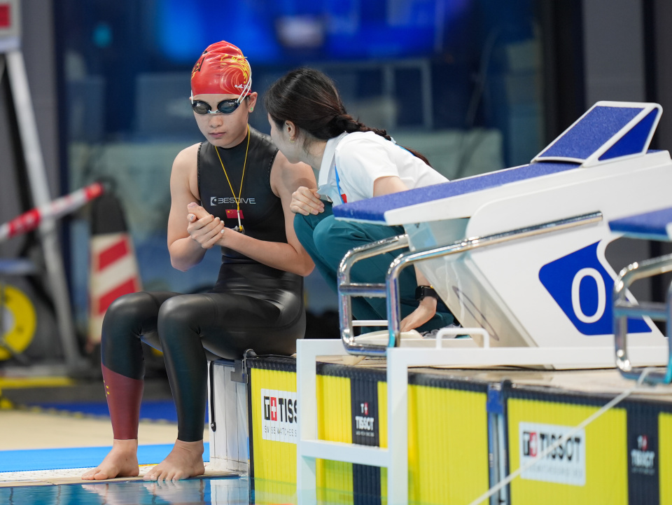 新华社记者, src, inews